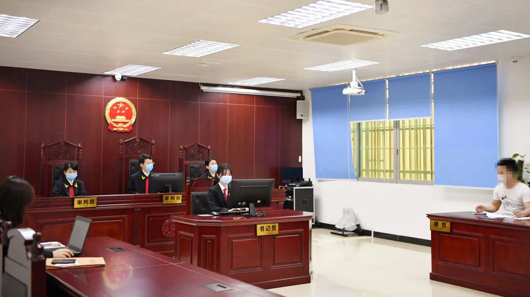 广州首家知识产权巡回法庭在花都狮岭揭牌成立