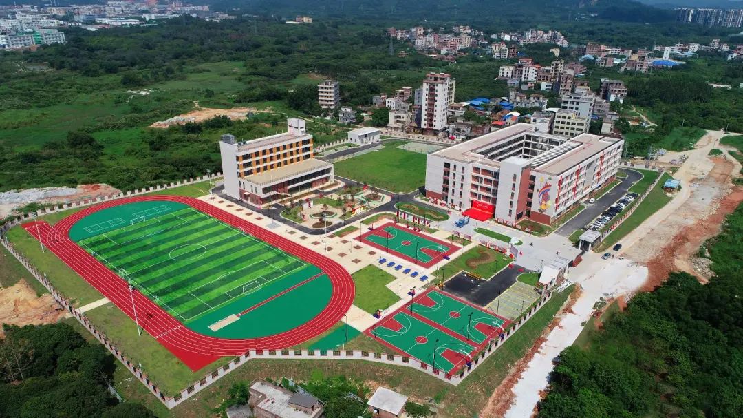 筑梦十年,正式启航!太平镇第三中心小学日前揭牌