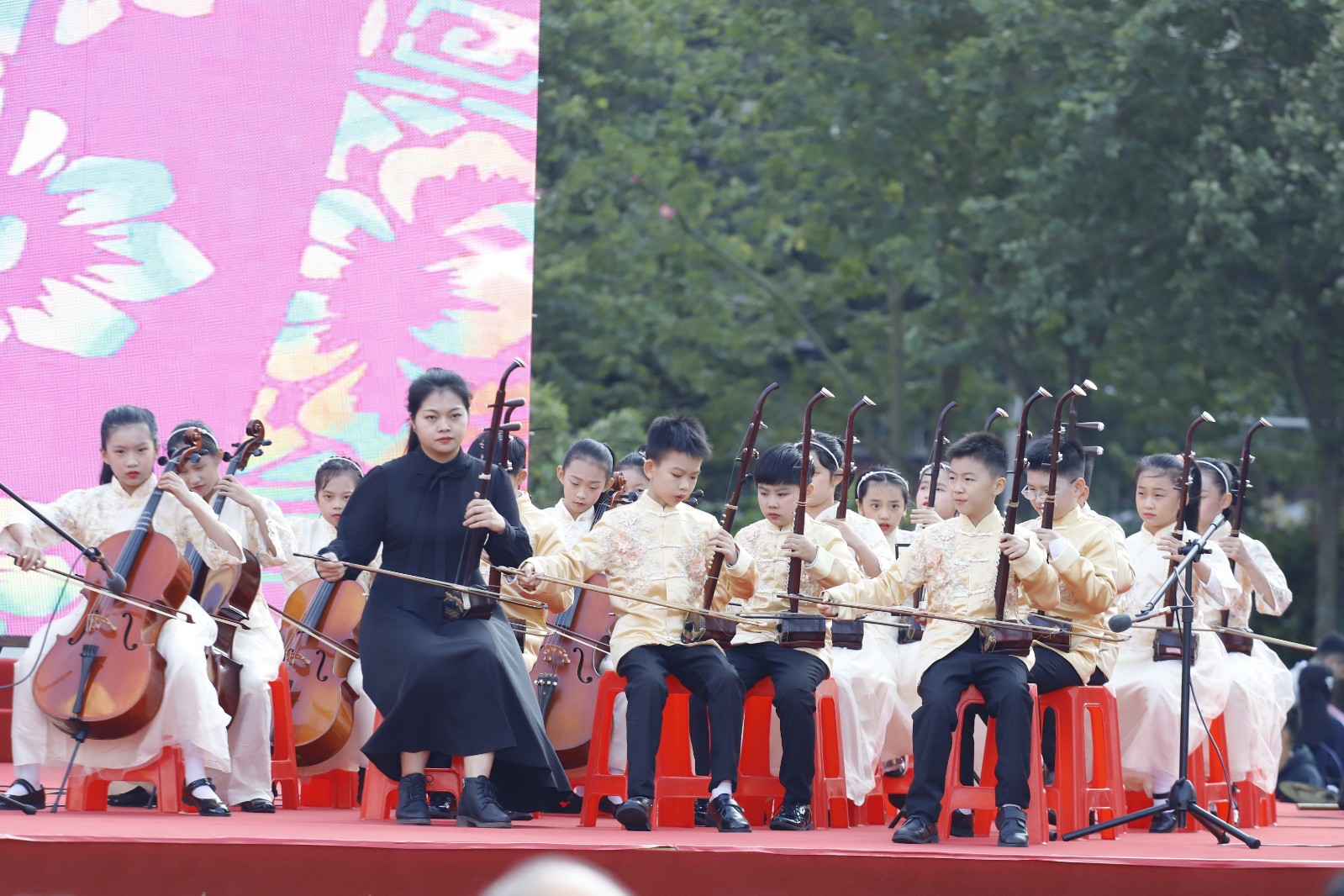 广州市高水平美育团队展示(小学—惊涛,校民乐团