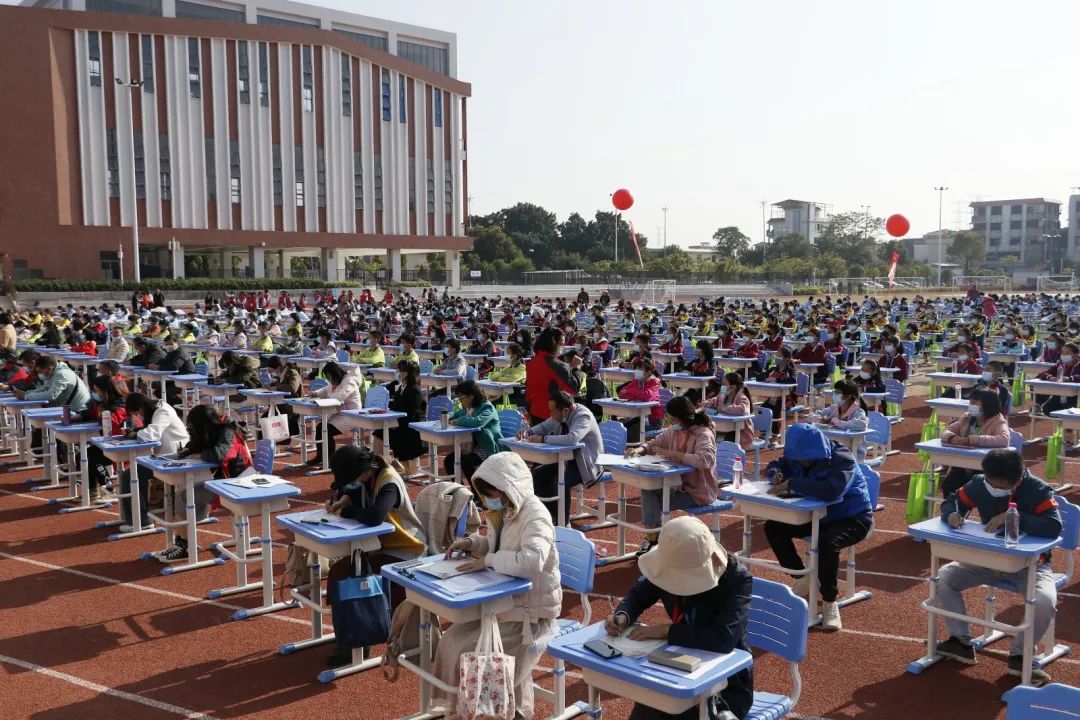 600余名南沙师生齐聚珠江中学,提笔挥毫,传承汉字之美