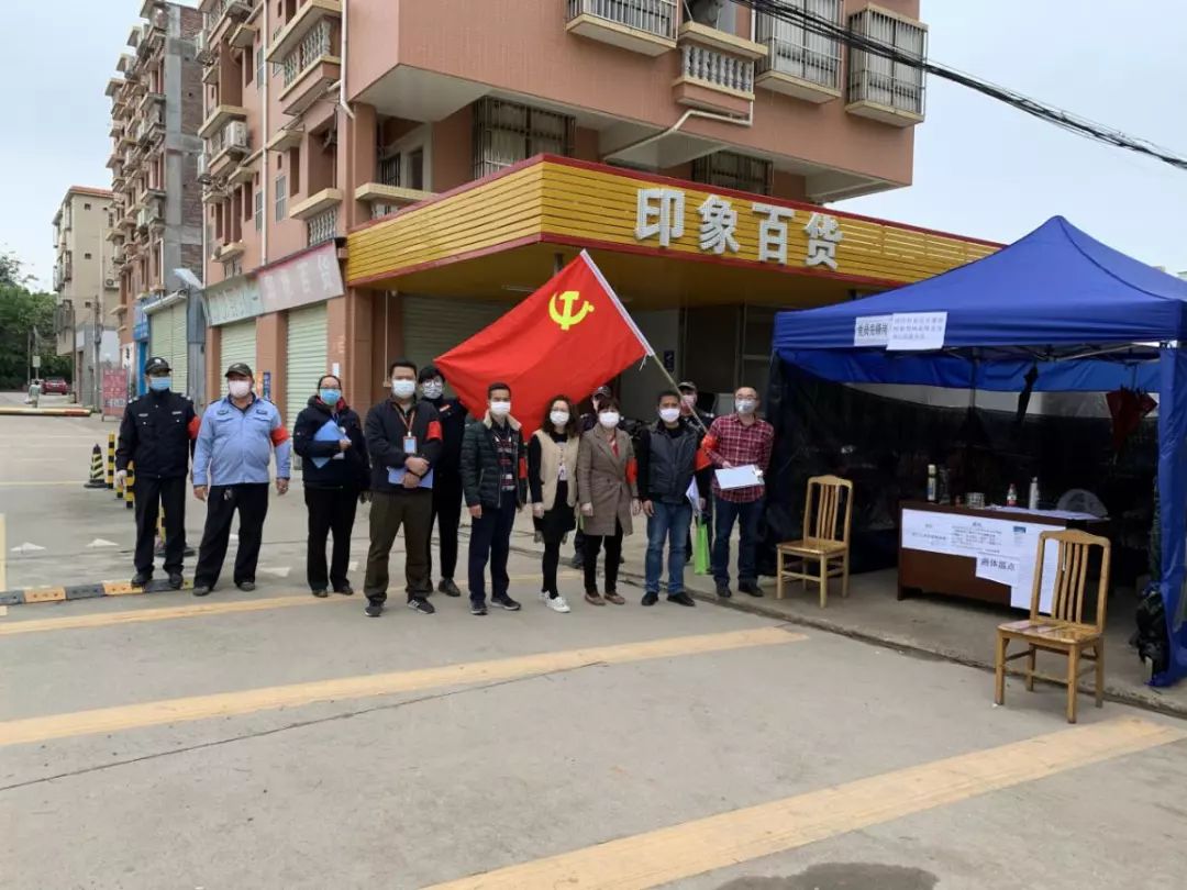 连外来人员也喜欢住在明经村这片土地上,喜欢跟周钜伦打交道,"他让