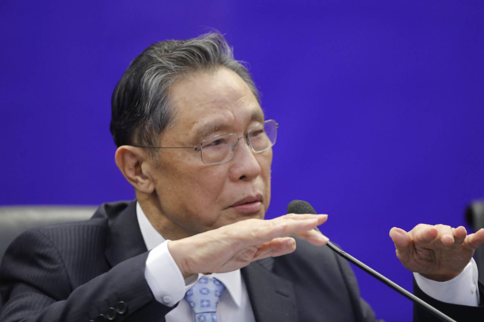 钟南山院士:欧洲现在正往积极,主动的方向发展.