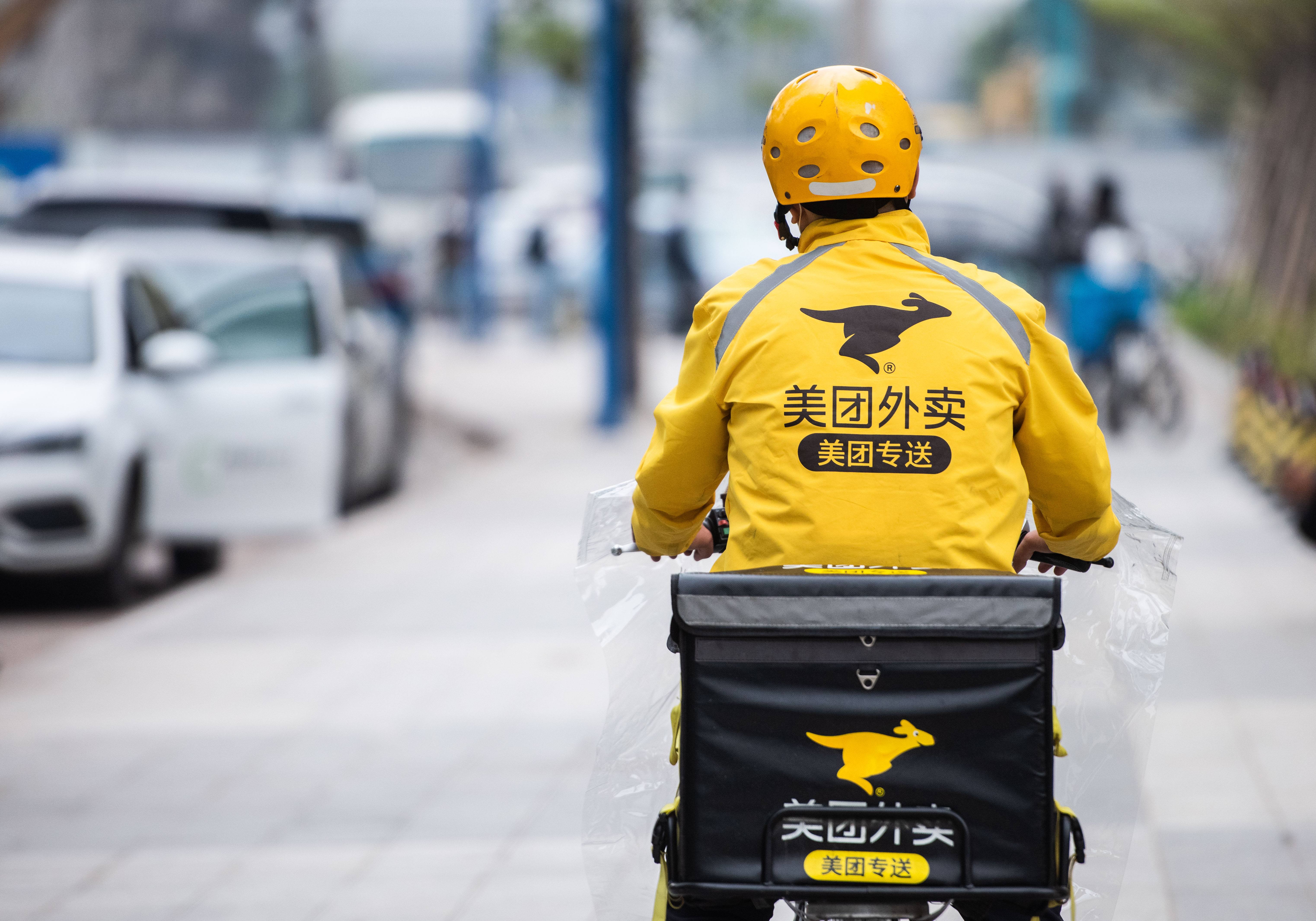 3月保姆月嫂需求增长4倍多,送餐员平均月薪7240元