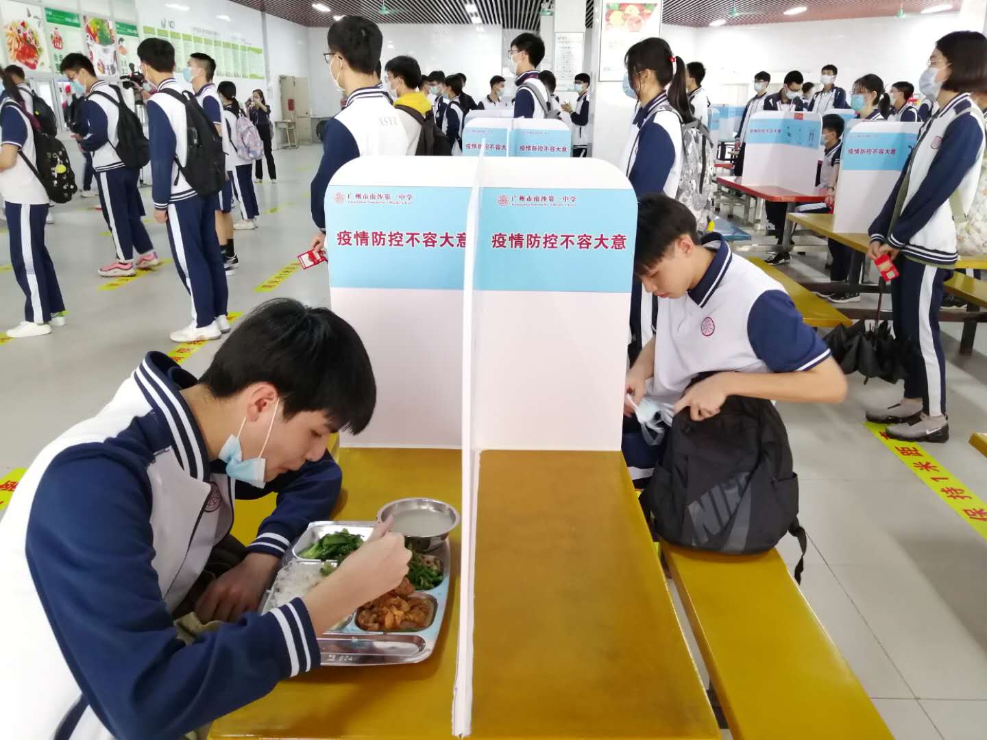 如何评价北京市八一学校食堂？ - 知乎