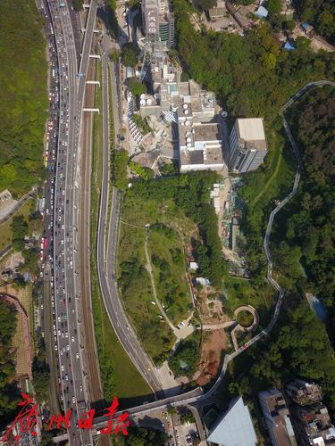 越秀山与花果山之间的云道