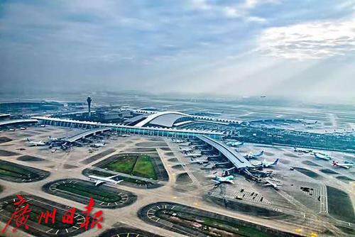 為加快建設世界級空港,廣州一是全面增強白雲國際機場綜合承載力,完成