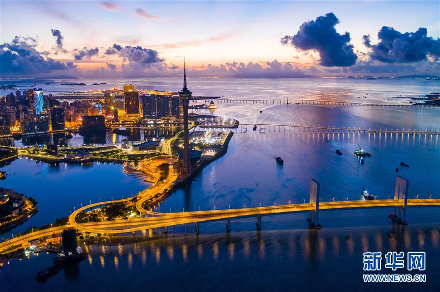 晨曦中的澳門半島(7月29日攝,無人機照片)。