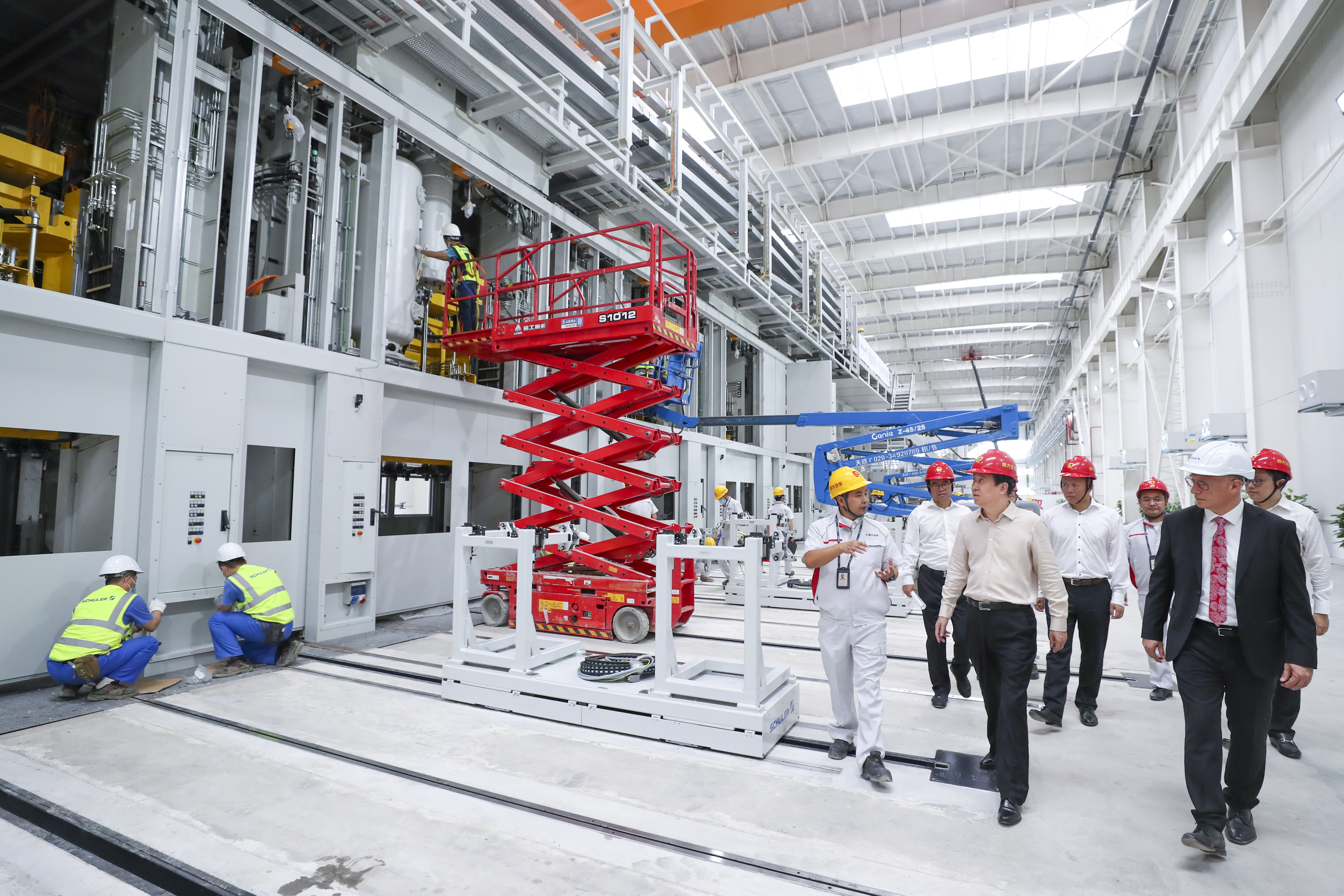 秀出"黑科技"!恒大汽车基地惊艳亮相