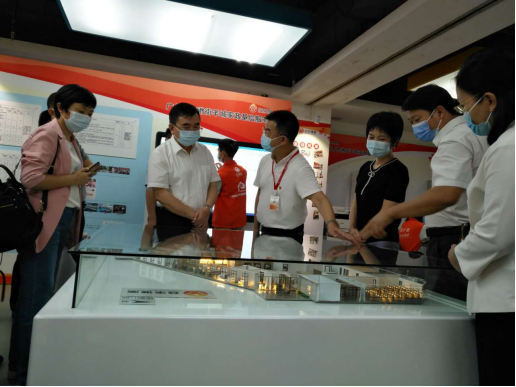 9-28 东漖街:新华社采访参观东漖街民生服务项目工程——羊城家政基层服务站1333