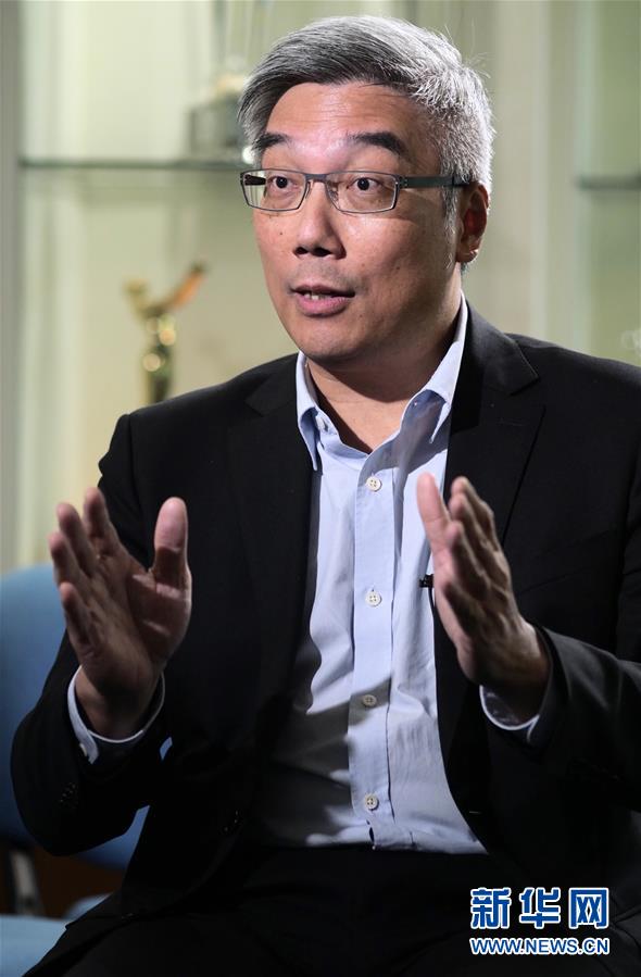 香港電視廣播有限公司(TVB)副總經理(節目及制作)杜之克在香港接受新華社記者採訪(9月29日攝)。新華社記者 王申 攝