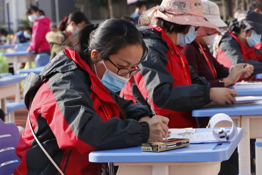 600余名南沙师生齐聚珠江中学,提笔挥毫,传承汉字之美