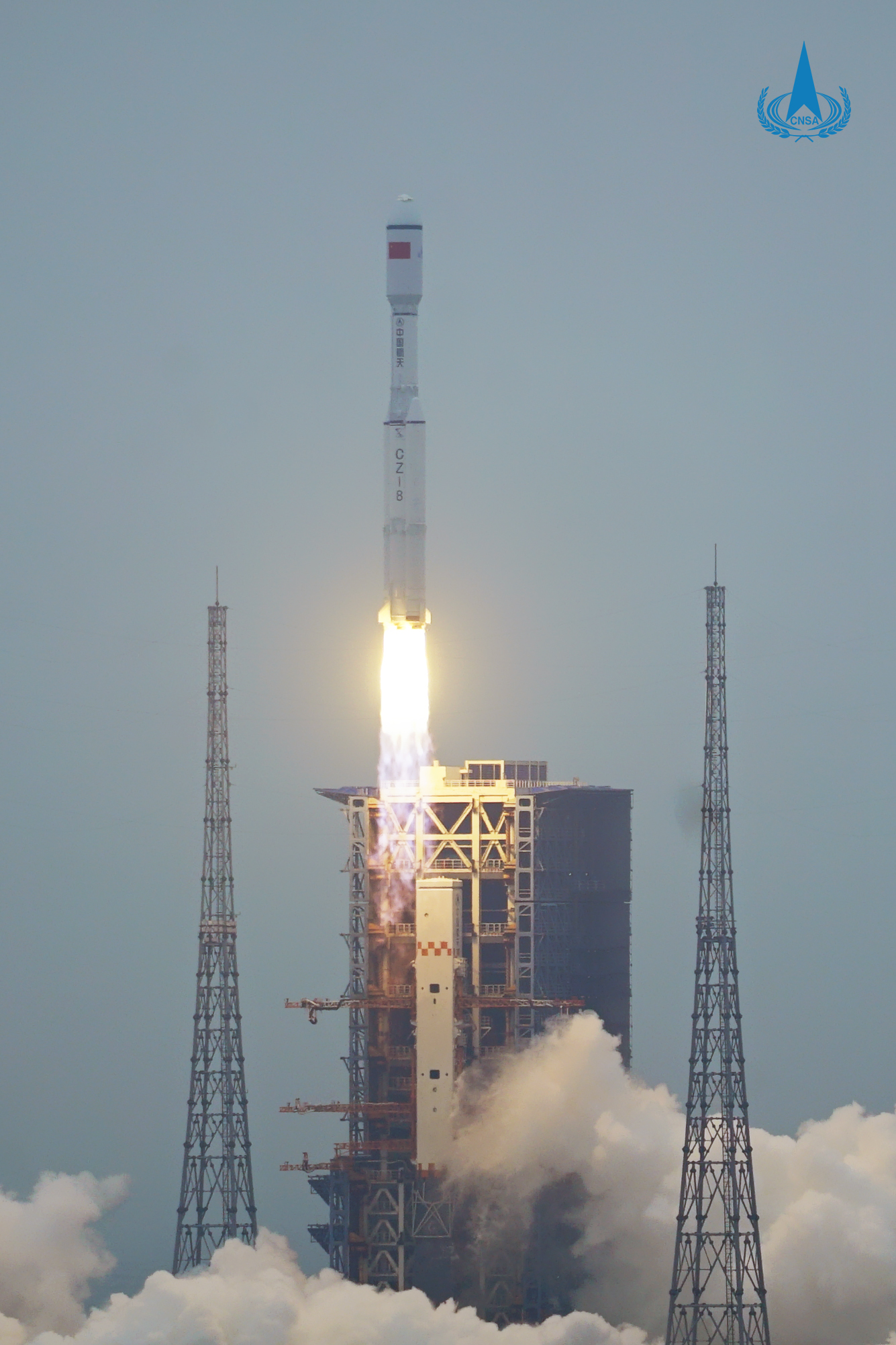 中型运载火箭长征八号首次飞行试验,在中国文昌航天发射场顺利实施