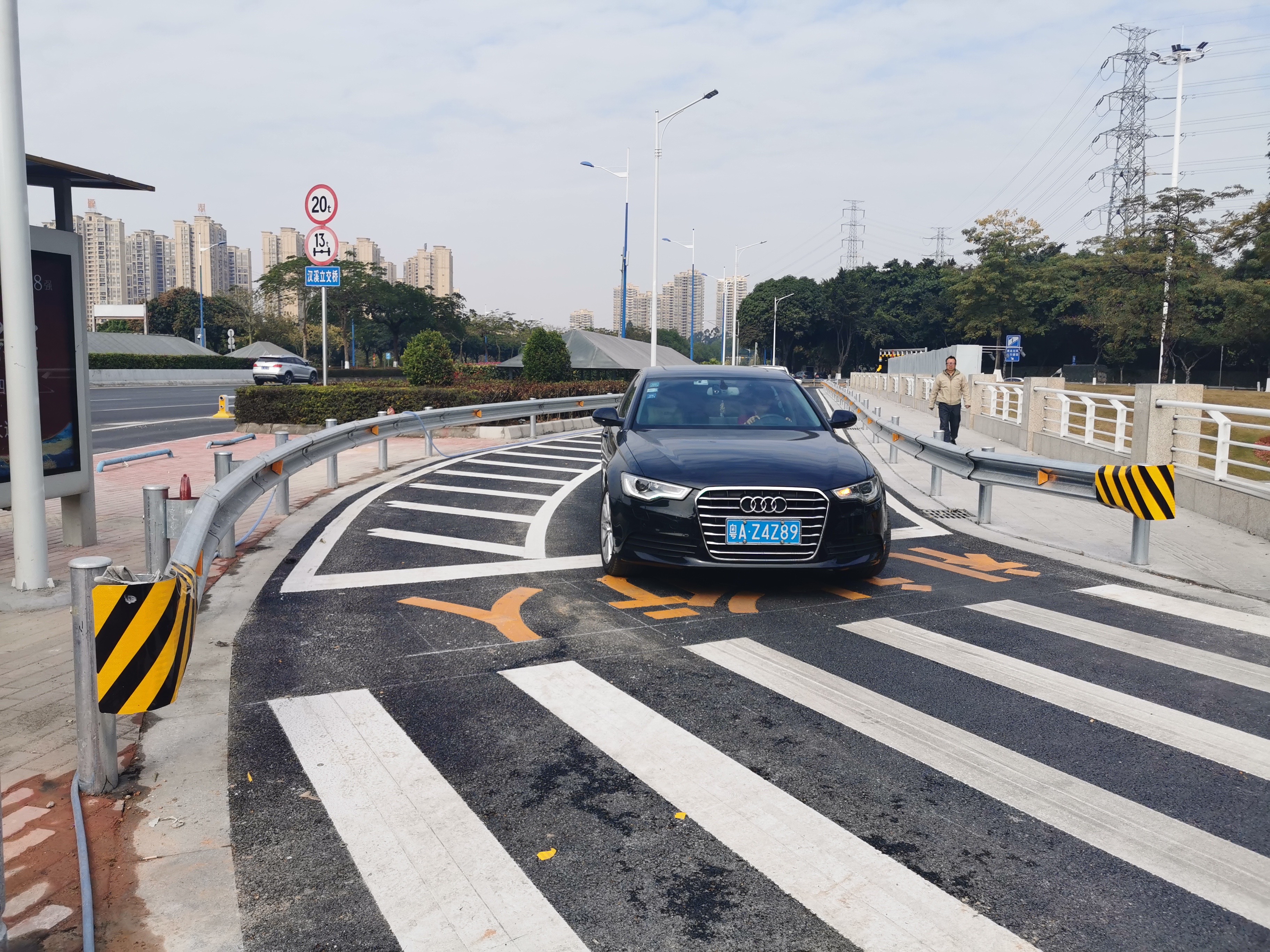 为提升汉溪大道的通行力,番禺区治堵办决定在汉溪大道与市广路相交