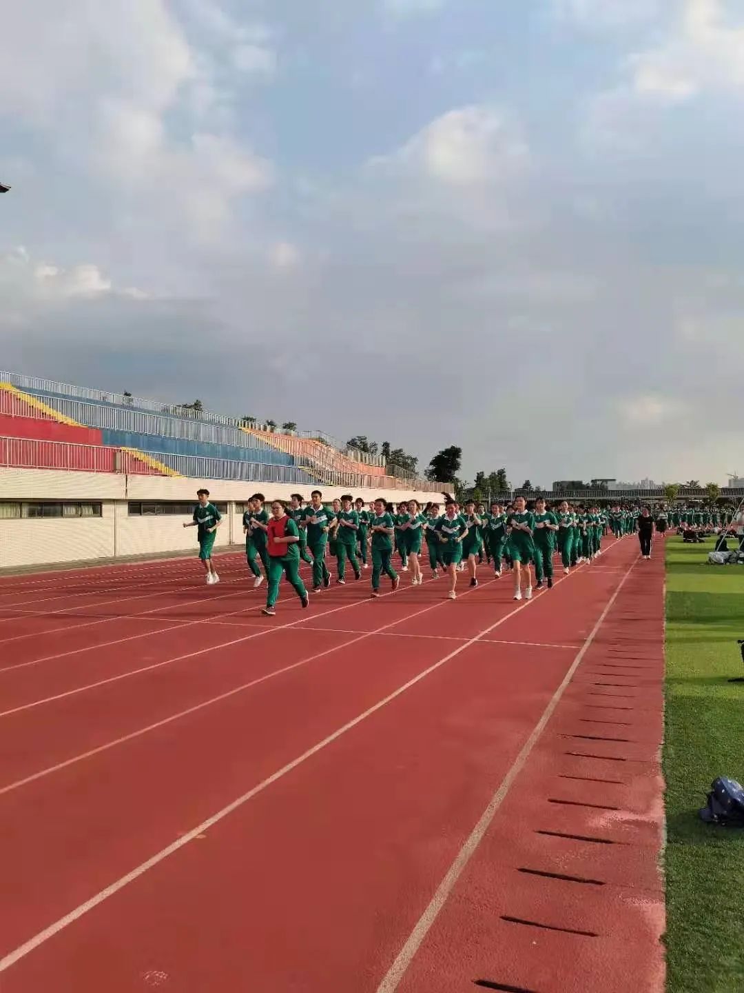 花都区秀全中学:明史润德续写新诗篇 聚秀育全再铸新辉煌