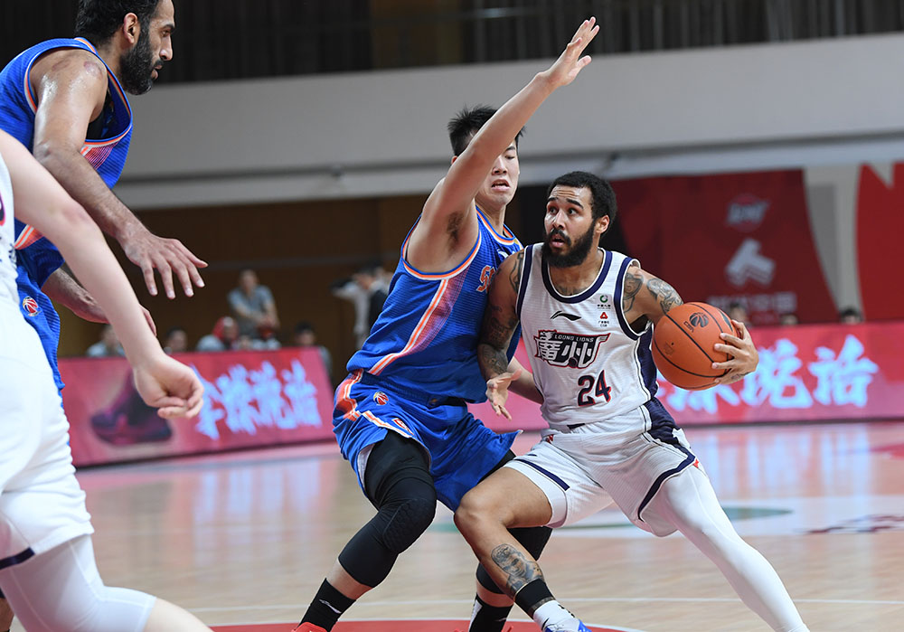 【cba】摩尔42分难救主,广州龙狮不敌四川队