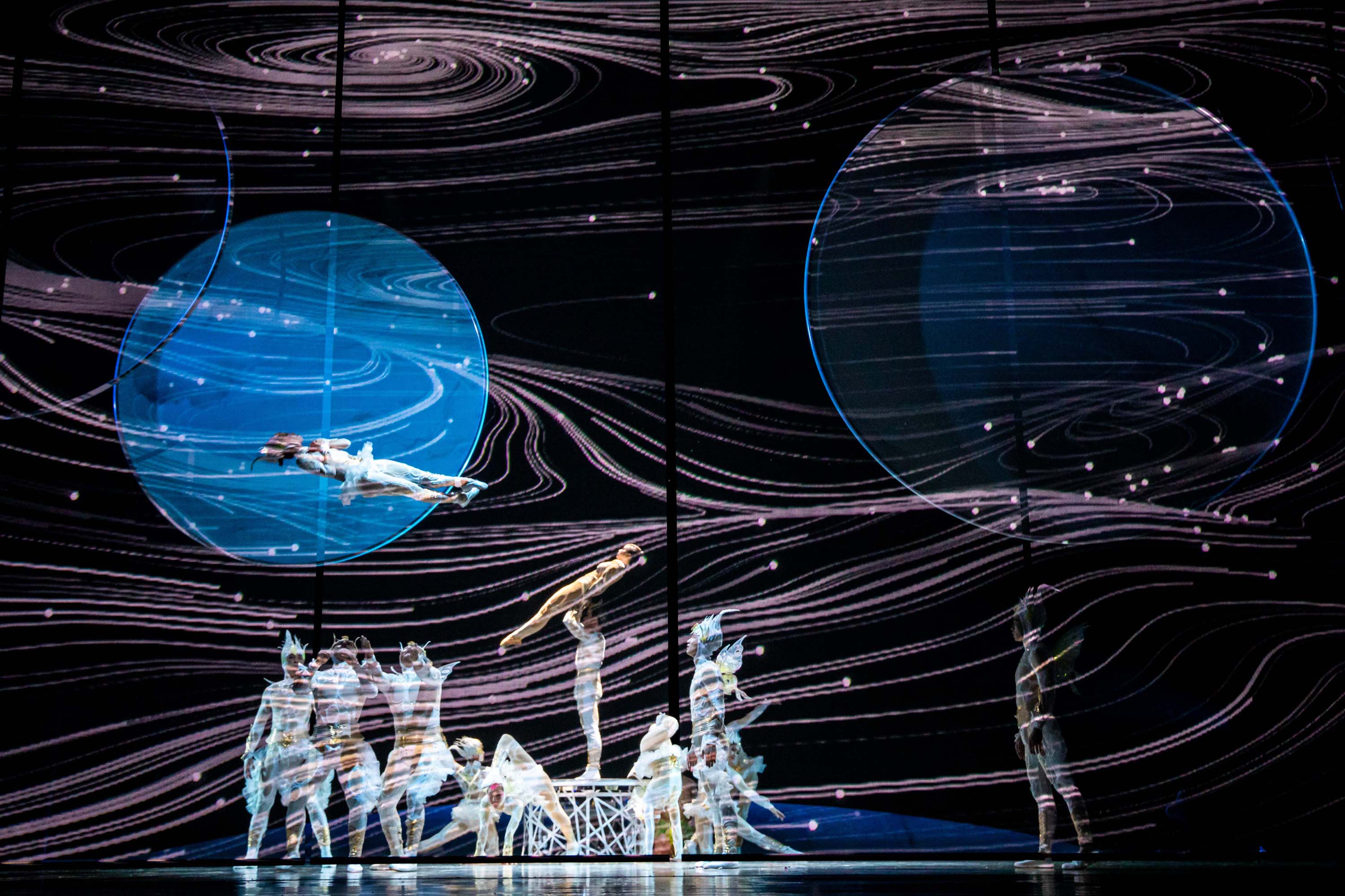 广州文艺新力作大型杂技剧化蝶创新演绎梁祝故事