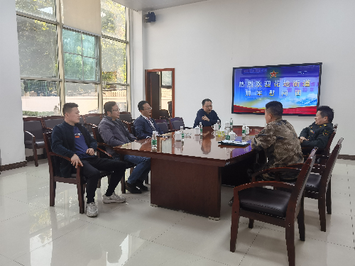 2021年2月4日花地街道党工委书记徐于丰等领导同志走访慰问区武装部B.png
