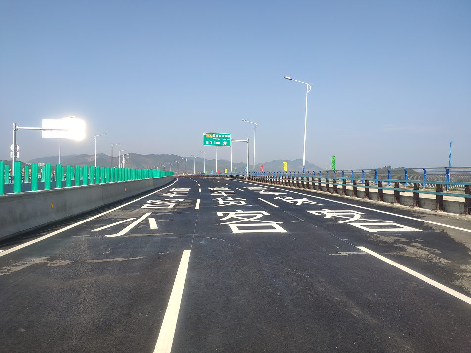 项目建成后,将使荔新路,广汕路沿线产业空间及重点