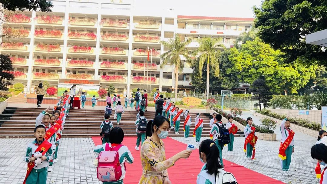 开学啦棠下小学同学们收到了特别的礼物
