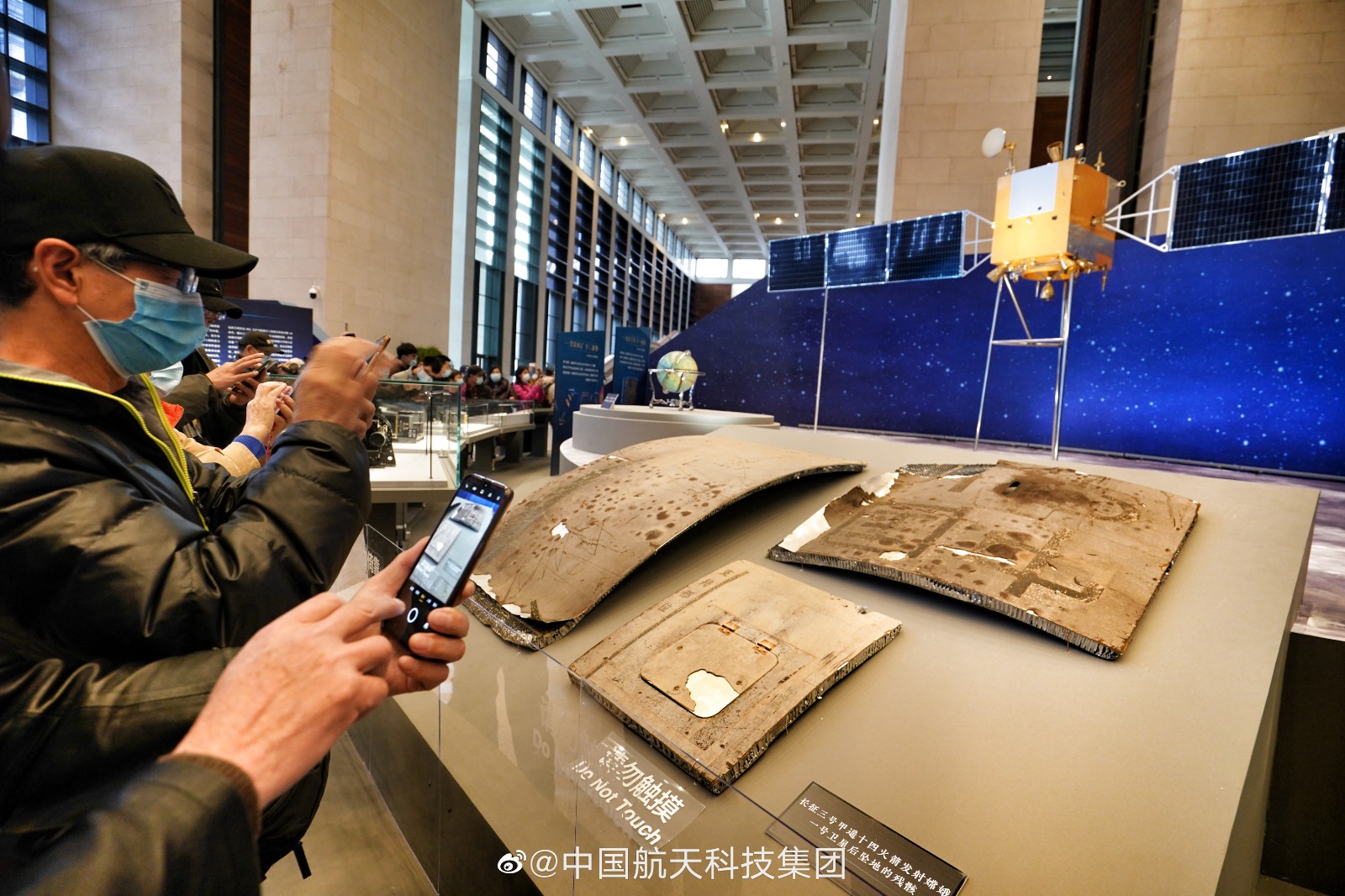 一睹真容到国博看月壤