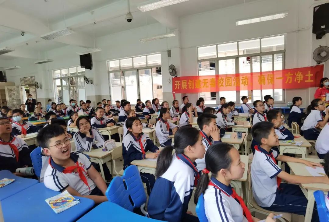 原来,为进一步加强校园禁毒宣传力度,提高小学生的心理