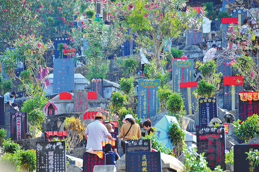 Culture｜Brushing up on history of Tomb Sweeping Day