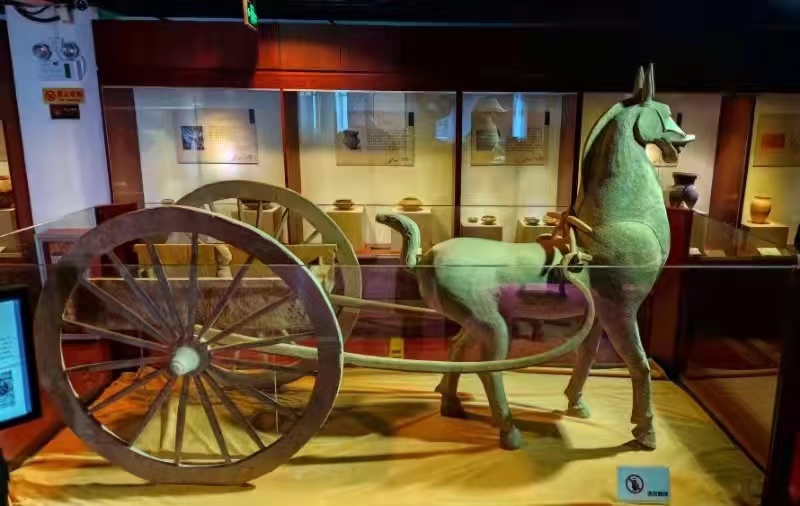 广州这座博物馆里 有一套"最大"的汉代车马俑