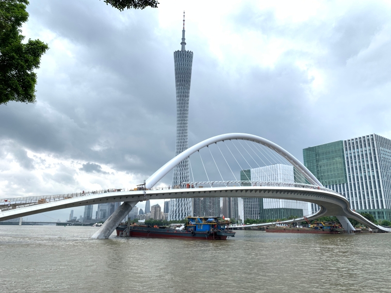 广州首座珠江两岸人行桥端午全力冲刺施工