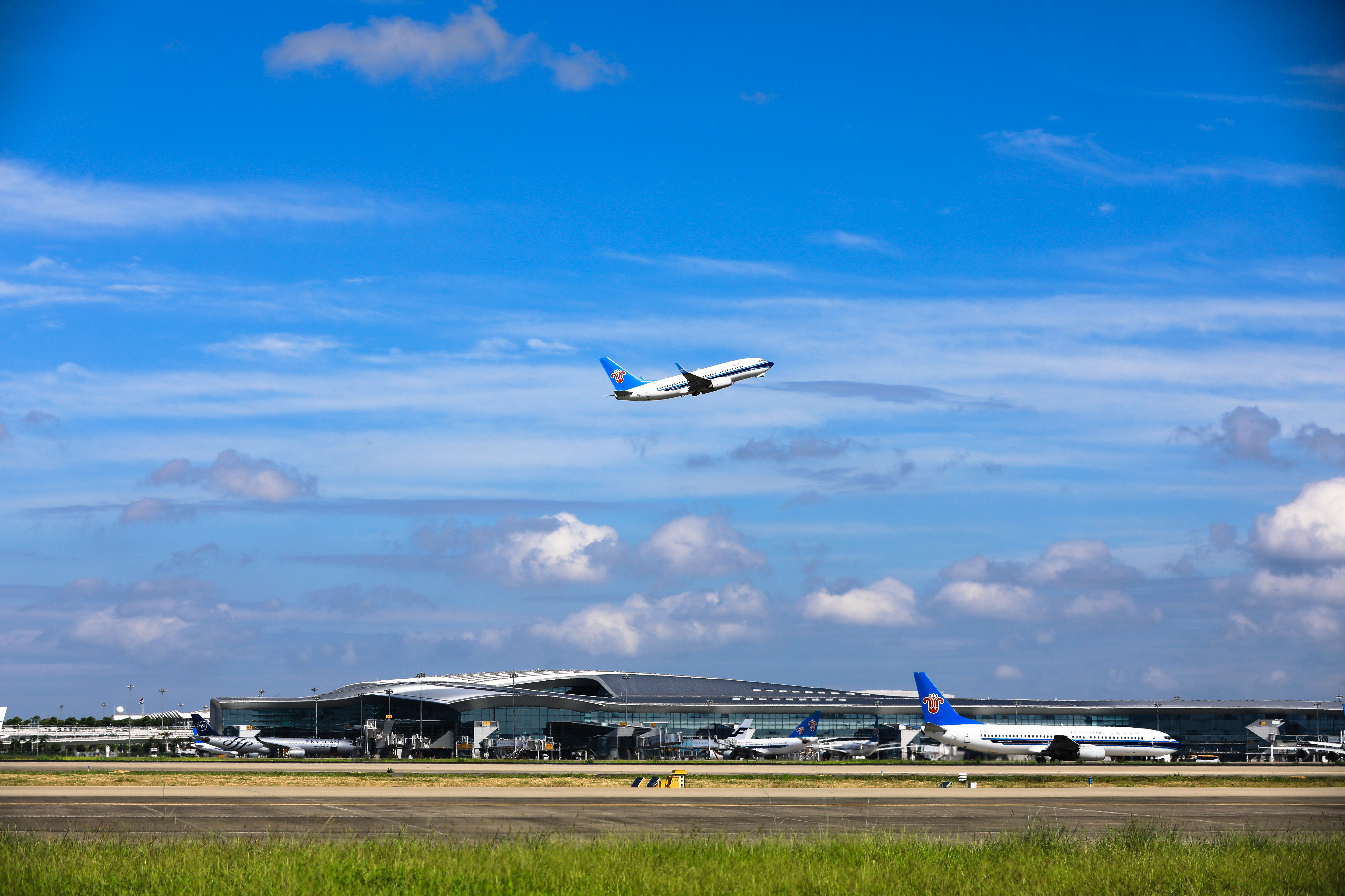 广东机场集团:坚决打赢疫情防控"硬仗",坚定不移推动高质量发展