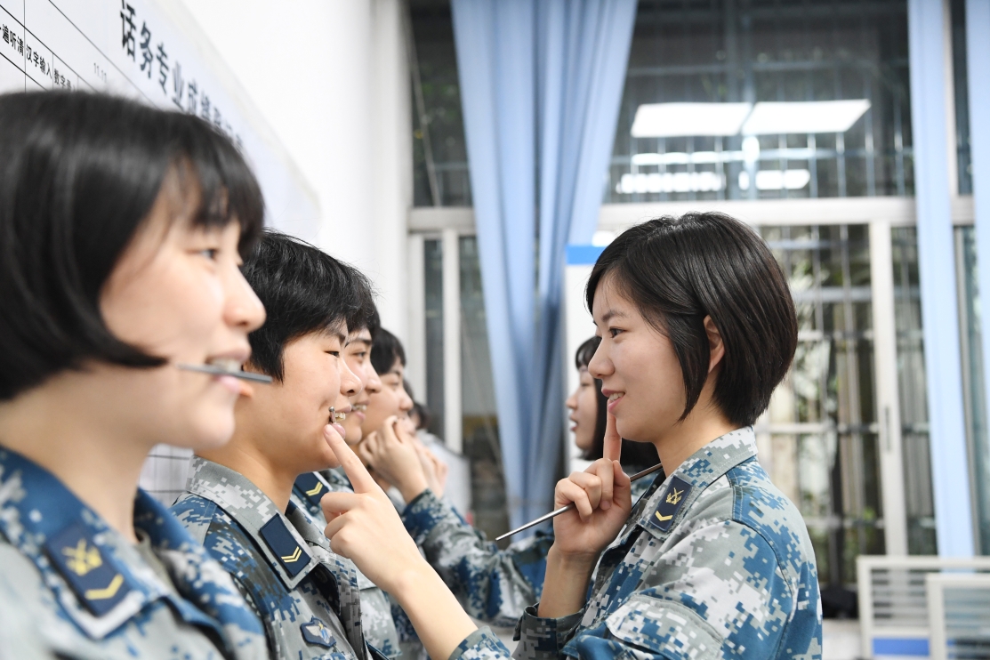 八一探营身怀绝技的话务女兵是怎样炼成的