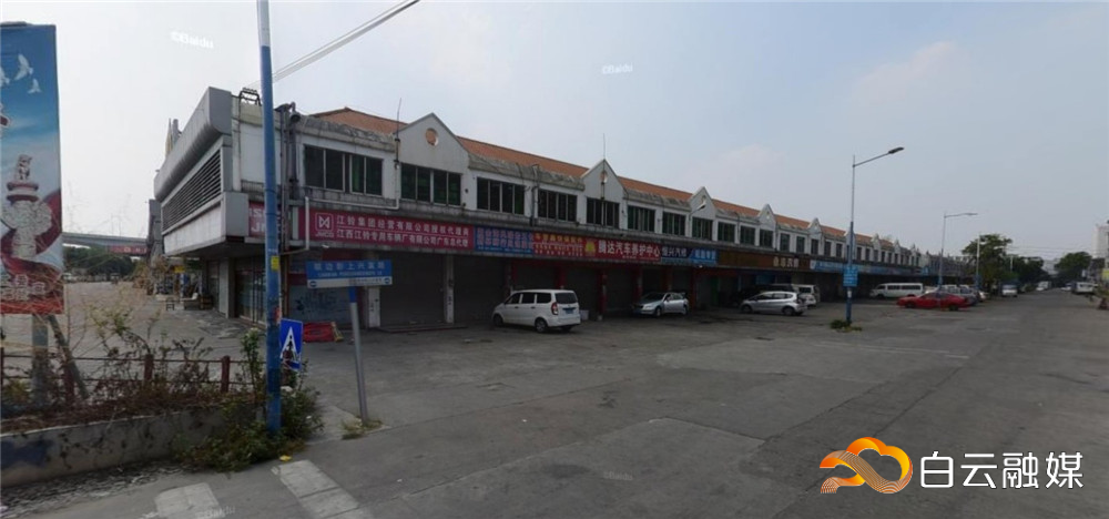 昔日的105国道鹤龙段道路两旁景观。