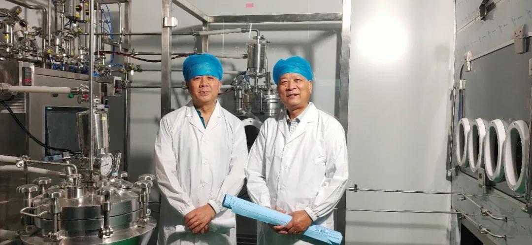 左:圣诺制药ceo陆阳博士董事长  右:圣诺制药(中国)首席技术官王永祥