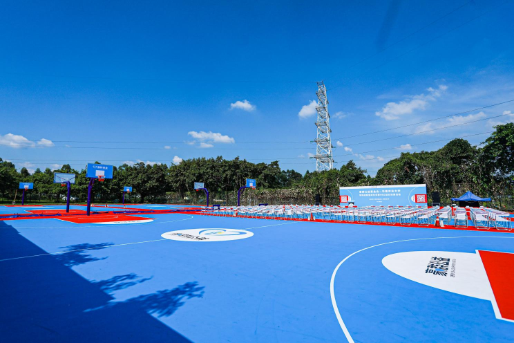 泰山学院篮球场图片