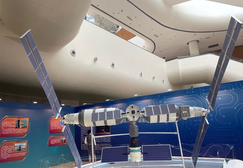 首次亮相广州!神州四号返回舱实物原件在广东科学中心展出