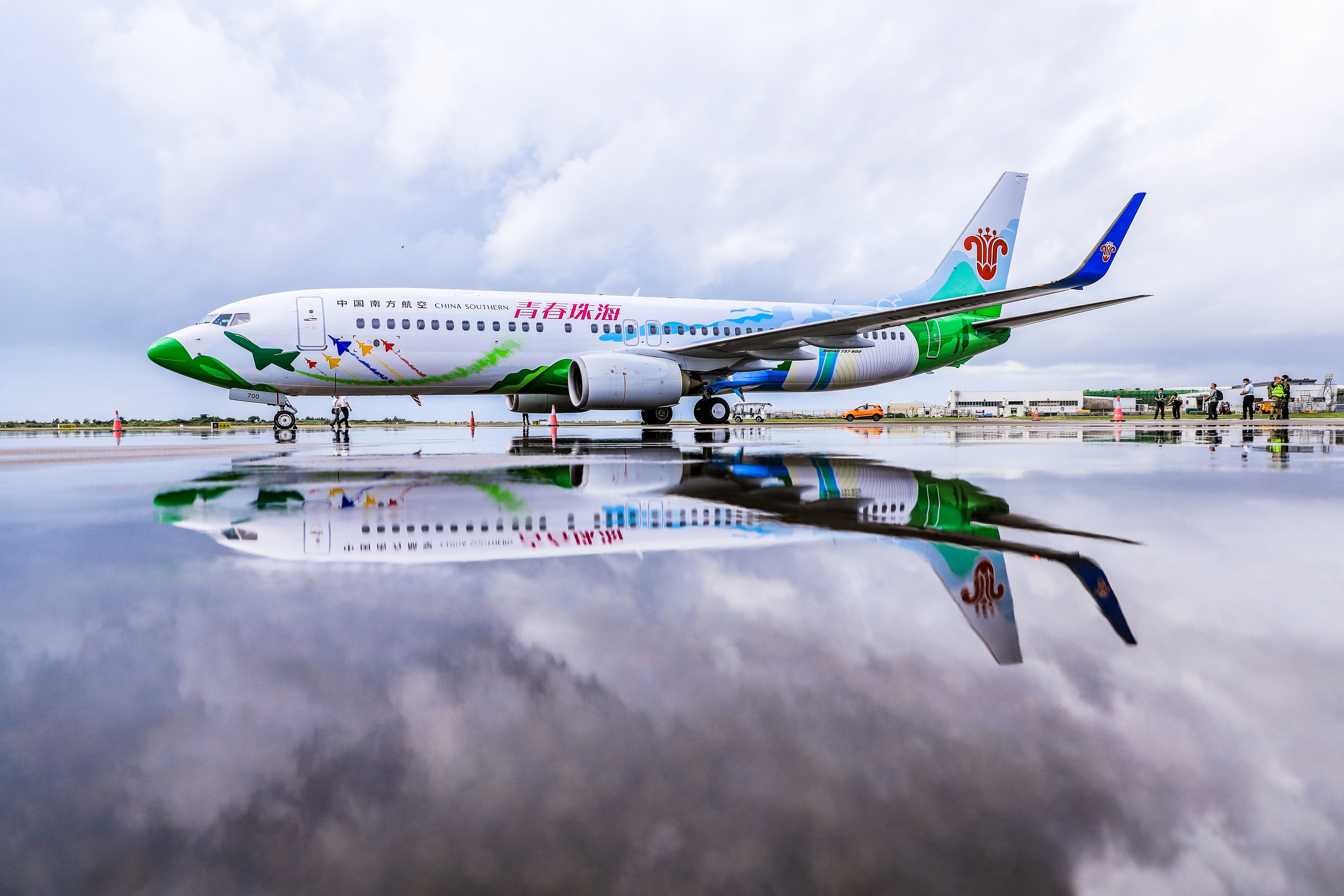 南航"青春珠海号"亮相第十三届中国航展