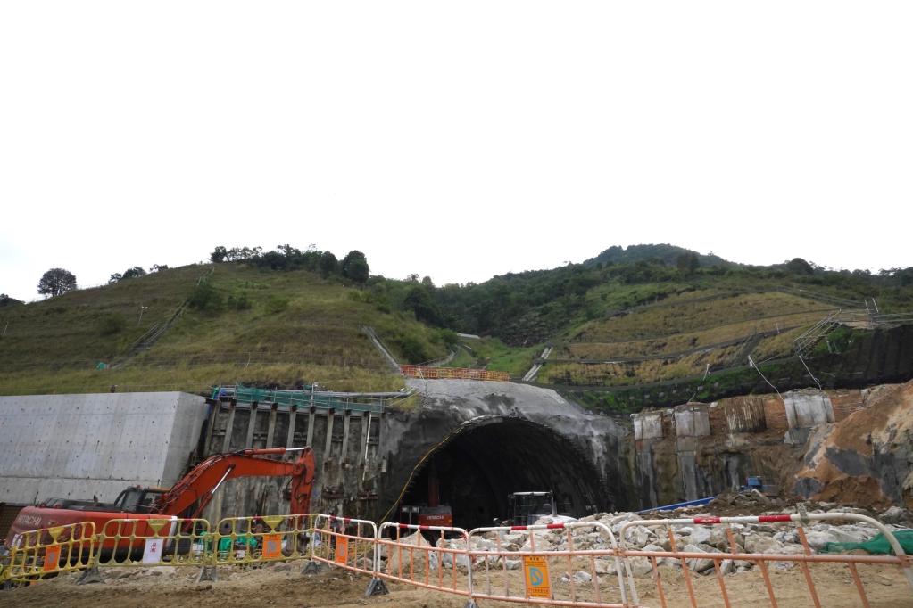 1128011516_16355185711871n