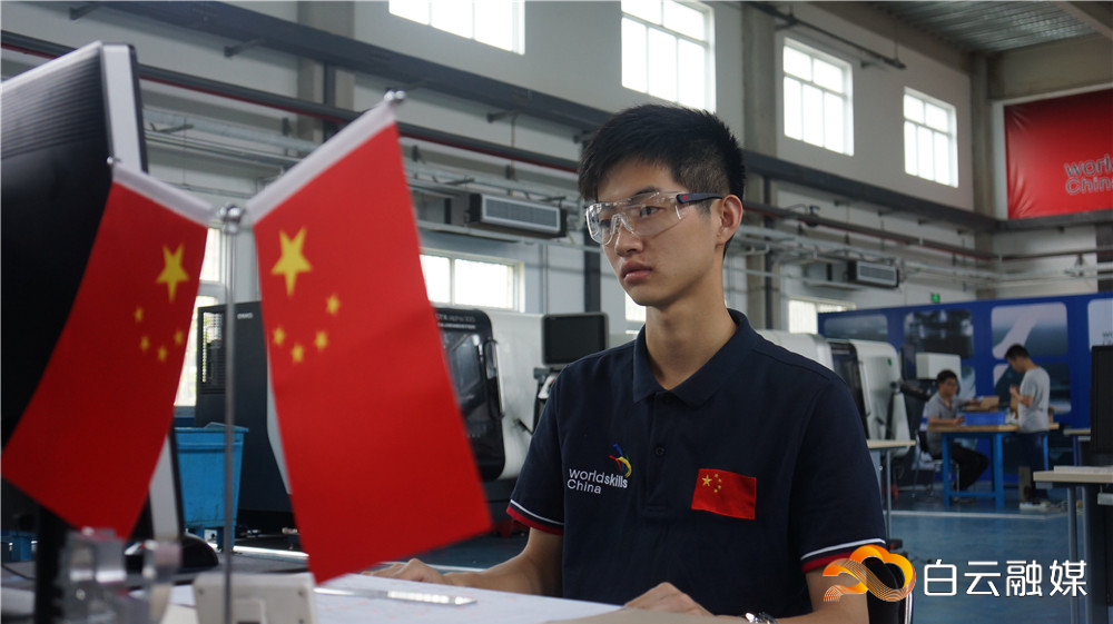 张志坤工作照片 (5)