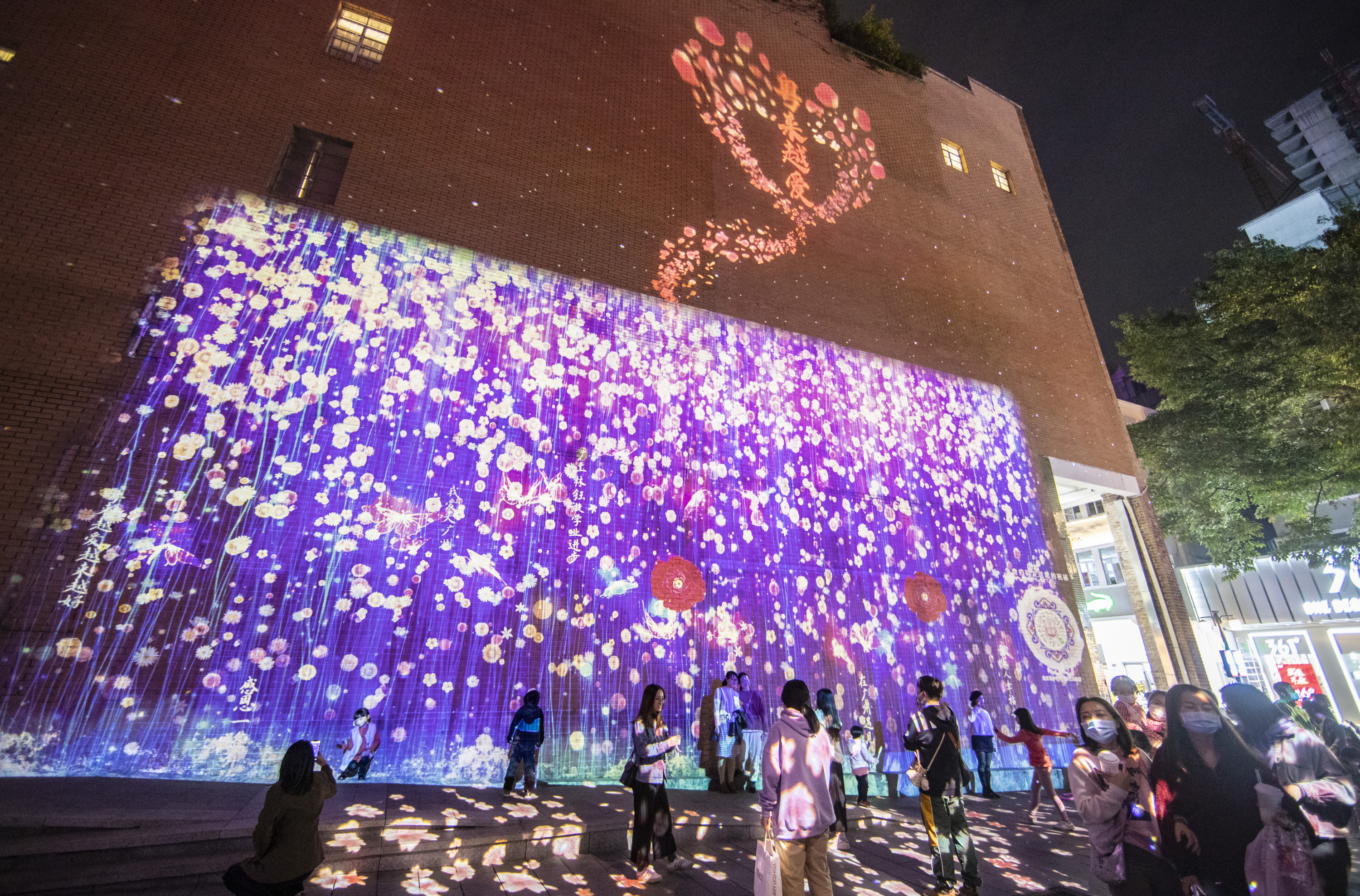 正佳广场:为广州"夜生活"注入新活力