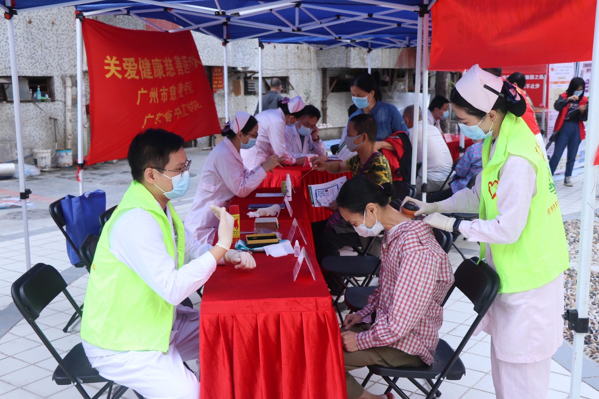 市慈善会建立慈善医疗救助综合保障机制，救助血友病患者约2.5万人次