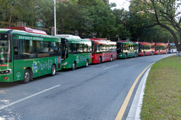 黄埔| 主题公交亮相!506路唤新风,垃圾分类靠埔行