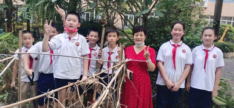 21关爱:共同劳动,共享快乐