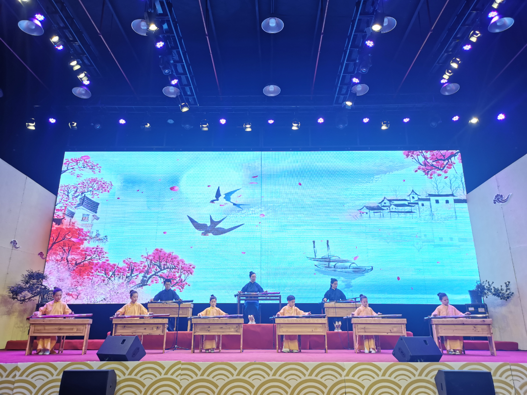往届古琴音乐会3.jpg 往届古琴音乐会3.jpg