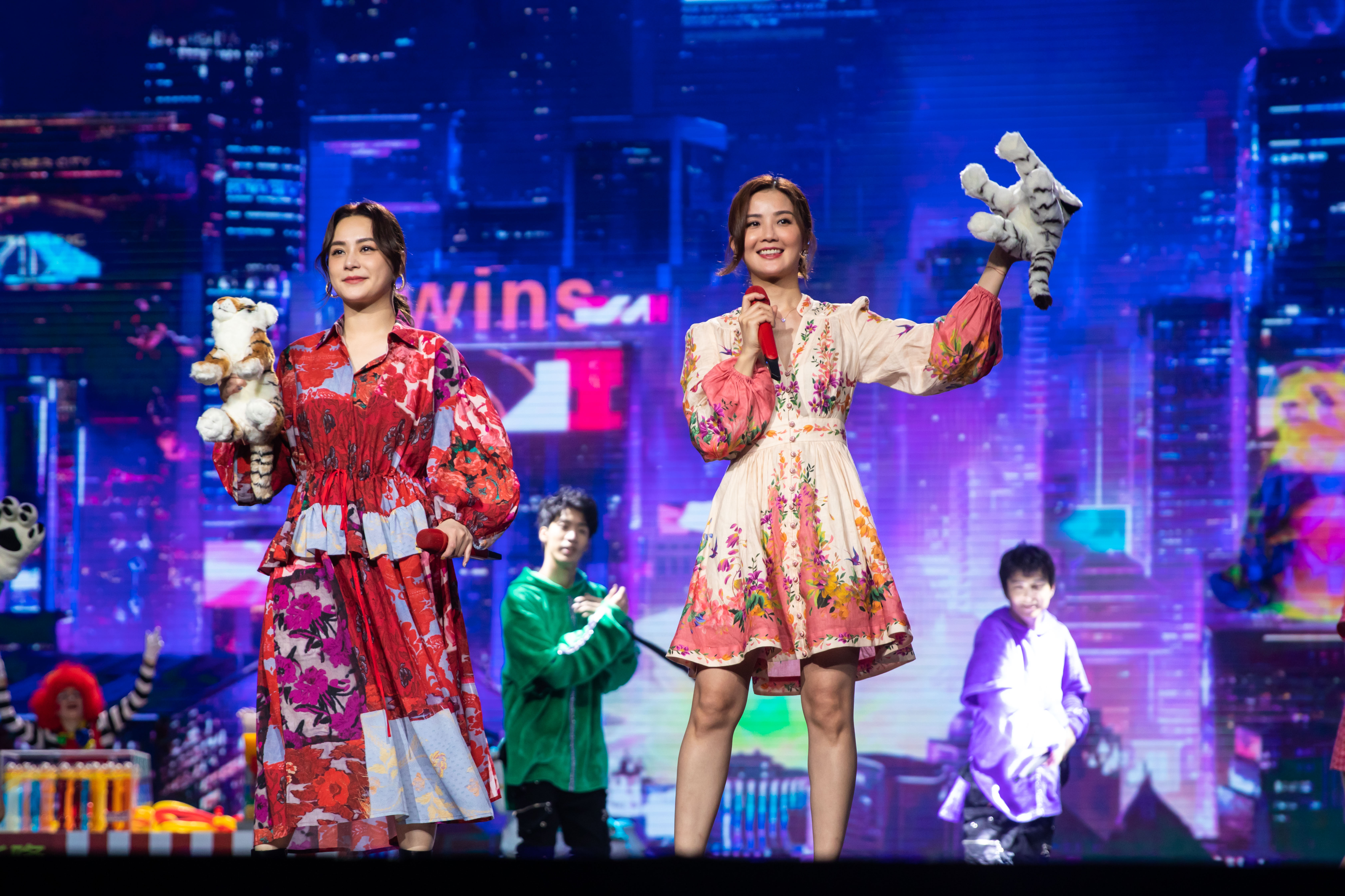 亮相广东卫视春晚录制现场twins要带给大家两首耳熟能详的歌曲