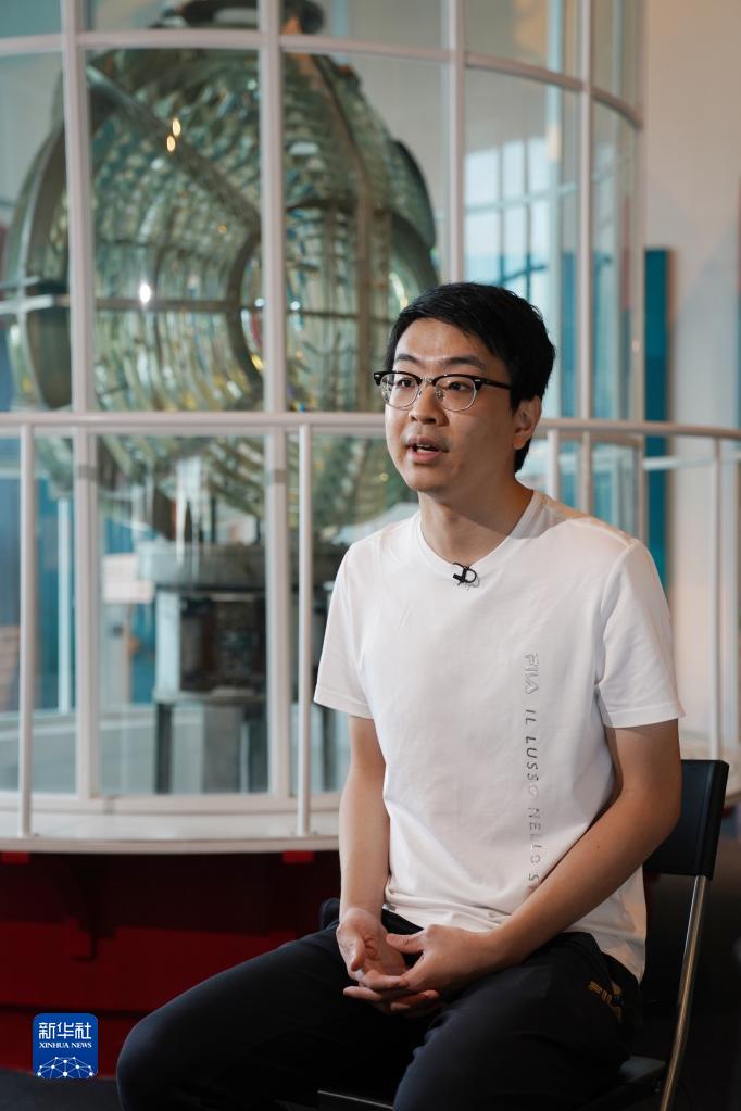 在香港海事博物館,王瑋樂接受新華社記者採訪(2021年10月19日攝)。新華社記者 王申 攝