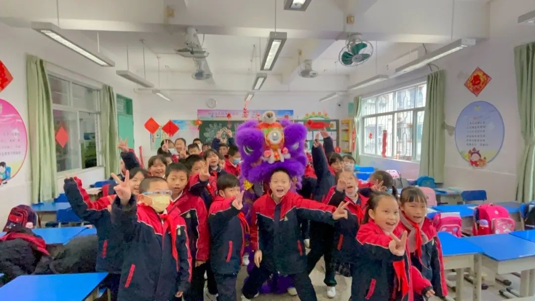 开学第一天瑶台小学醒狮闹校园