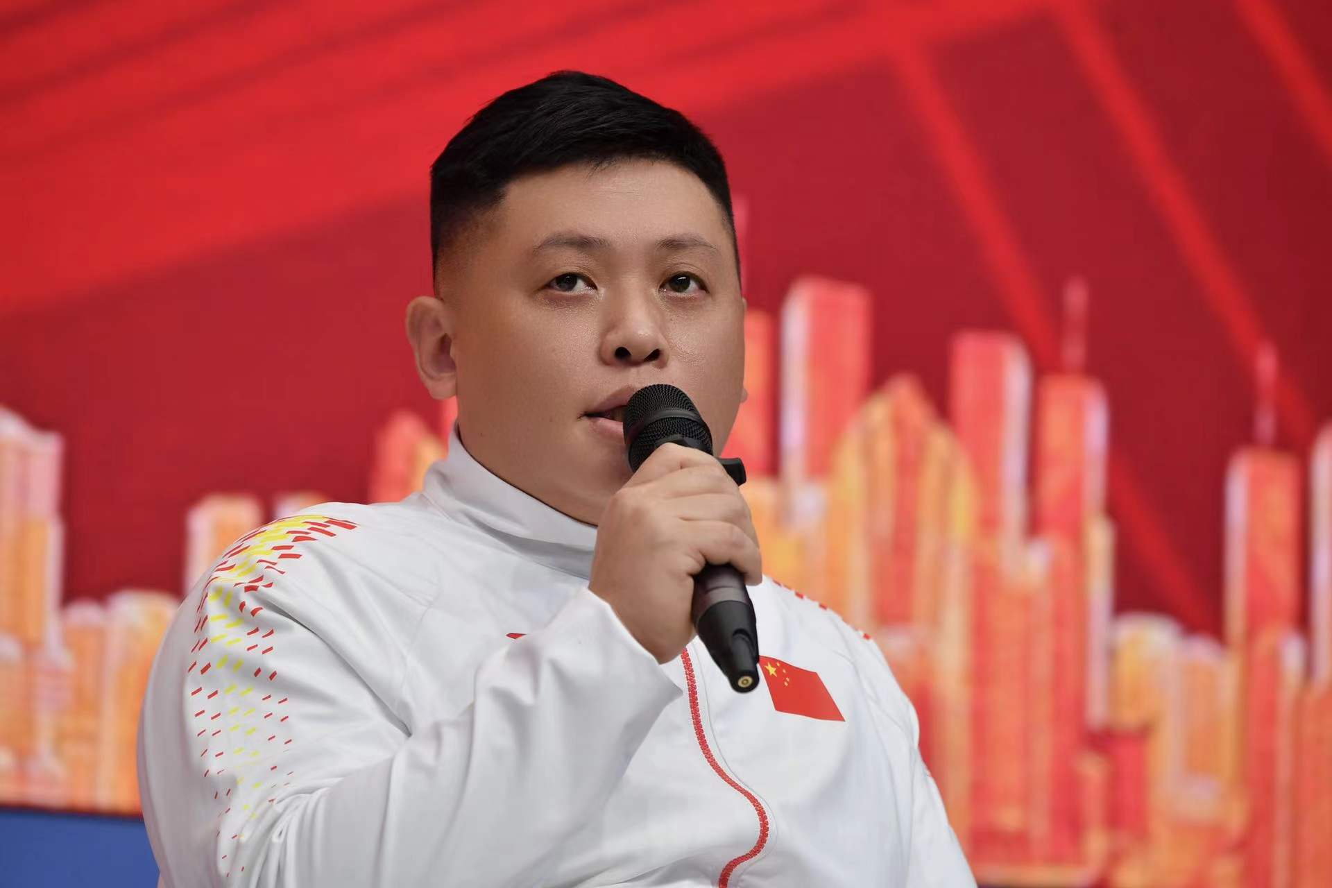 爱心满花城 | 冬残奥会执旗手陈琦:不仅是为了胜利,更要争口气