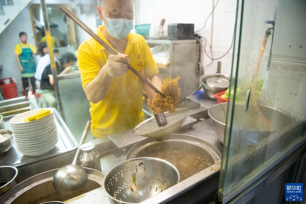 竹竿“升”起民间米其林1.jpg 竹竿“升”起民间米其林1.jpg