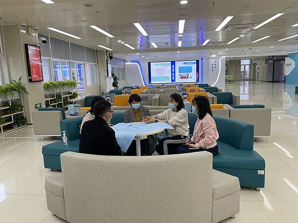 黄埔区政务服务中心设置人才“一站式”服务专区, 整合户政、科技、社会保障等12个部门106个人才服务事项。受访单位供图