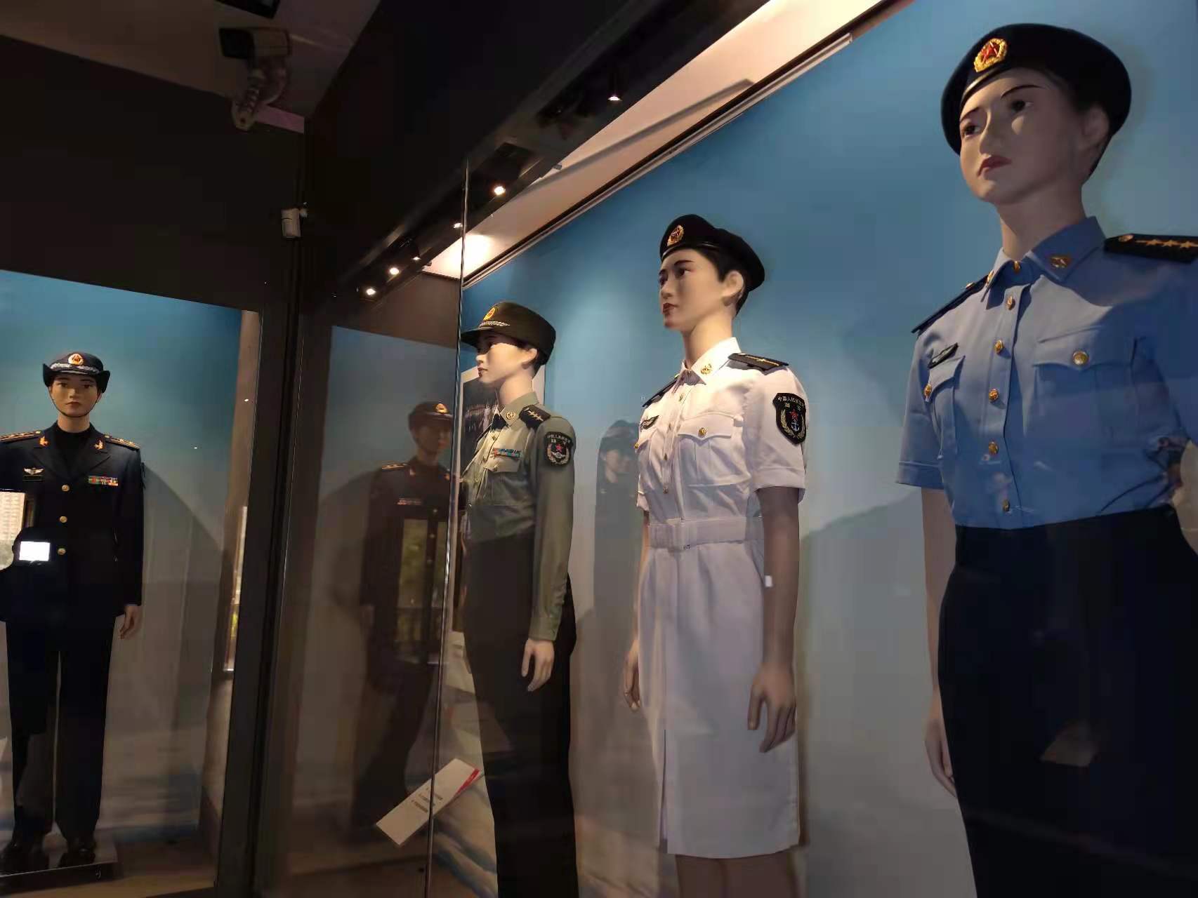 孙中山大元帅府纪念馆推出“中国人民军队女军服展”
