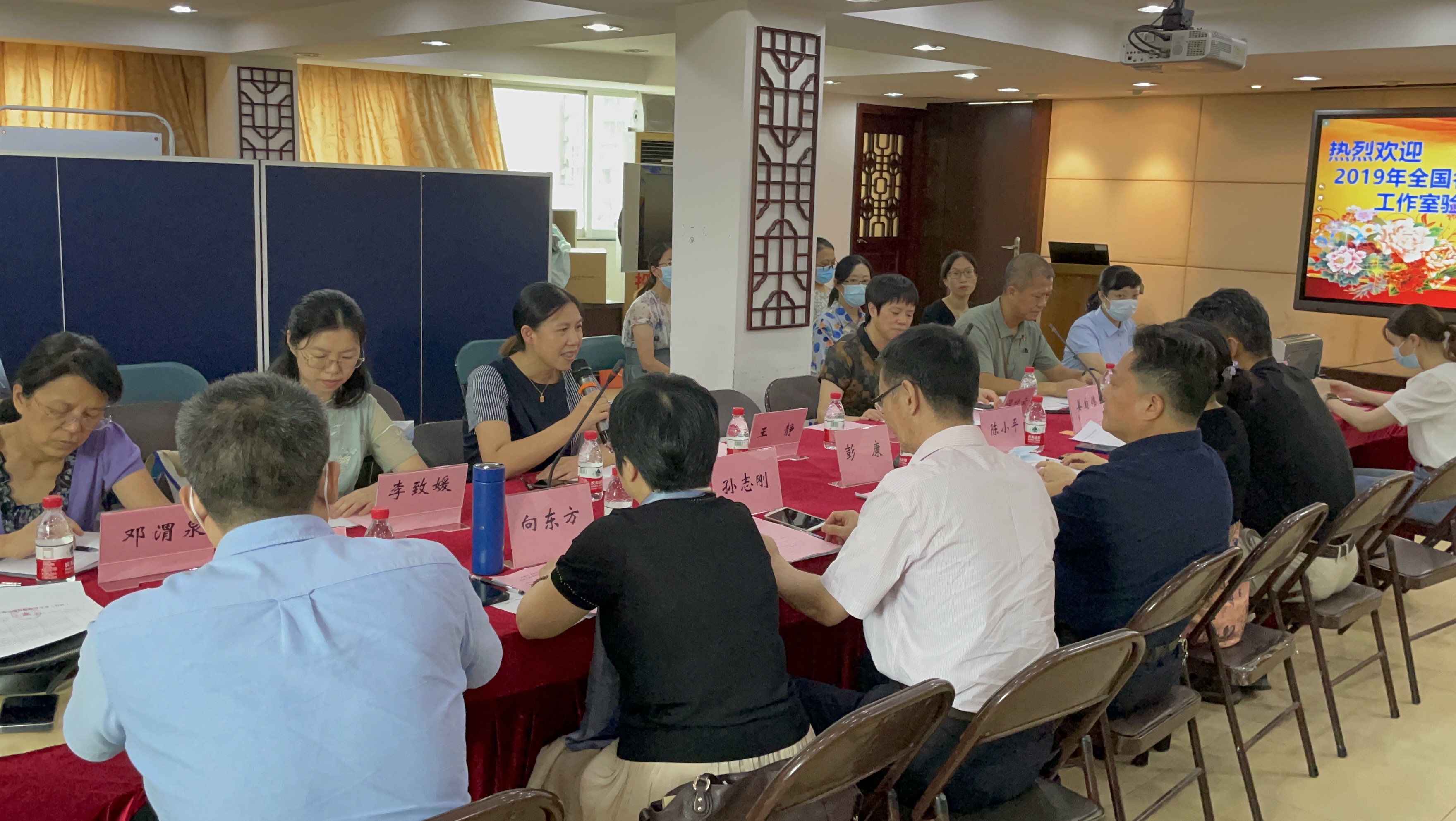 区卫健局林娜四级调研员在验收现场发表讲话